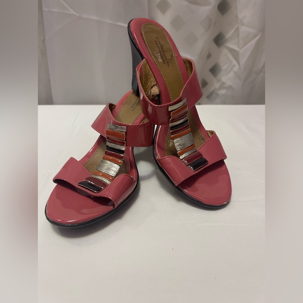 Croft & Barrow Mauve Heels with Gold Accents